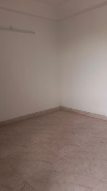 Room in 2 BHK Apartment at Ashok Vihar Sector 3, Sector 3 – for Sale