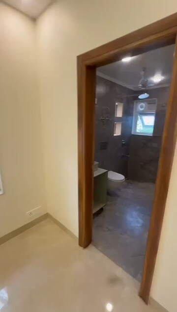Room in 3 BHK Builder Floor at Vasant Kunj – for Sale