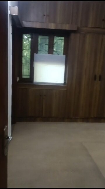 Room in 3 BHK Builder Floor at Vasant Kunj – for Sale