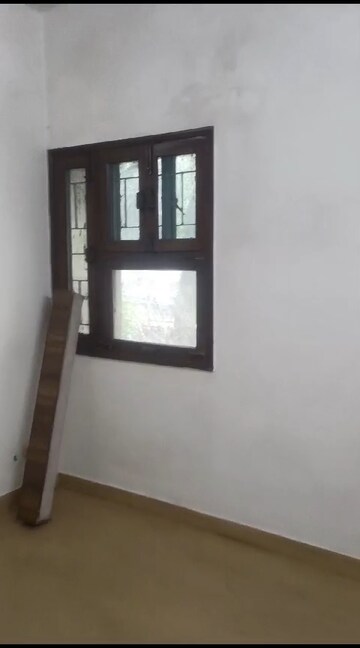 Room in 3 BHK Builder Floor at Vasant Kunj – for Sale