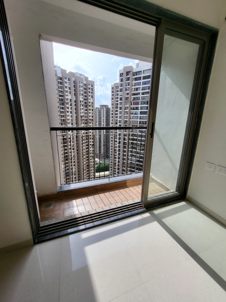 2 BHK Apartment For Rent in Runwal Eirene Balkum Thane  7661551