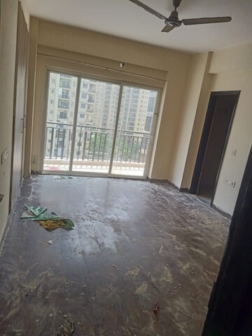 Room in 3 BHK Apartment at Futec Gateway, Sector 75 – for Sale
