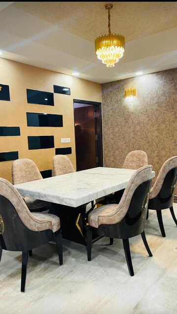 Master Bedroom in 2 BHK Apartment at Amrapali Silicon City, Sector 76 – for Sale