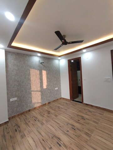 Room in 3 BHK Builder Floor at Gms Road – for Sale