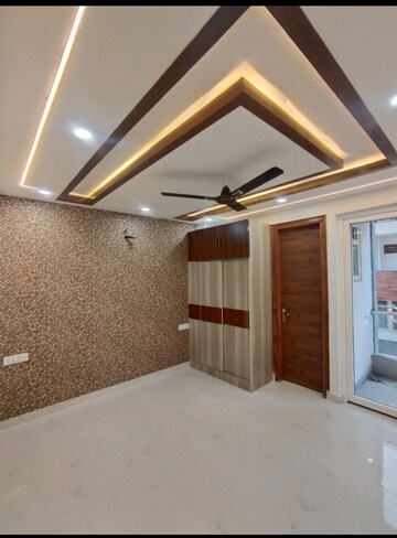 Room in 3 BHK Builder Floor at Gms Road – for Sale