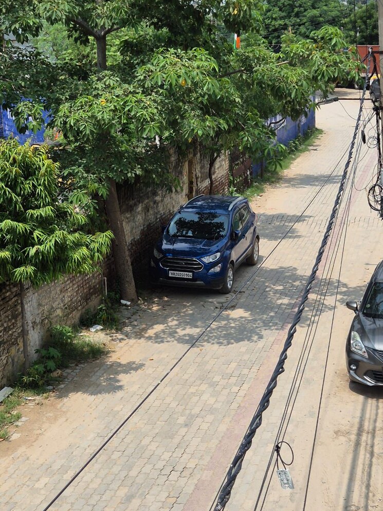  Parking, ashok-vihar-sector-3 5 Bedroom 111 Sq.Yd. Independent House In Sector 3 Gurgaon 7661635