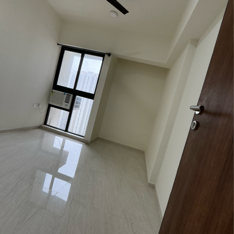 Room, lodha-crown-quality-homes 1 Bedroom 317 Sq.Ft. Apartment In Balkum Pada Thane 7661679