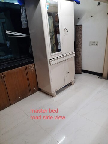 Room in 2 BHK Apartment at Nagpada – for Sale
