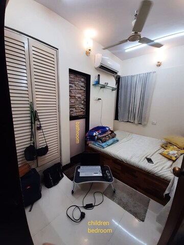 Bedroom in 2 BHK Apartment at Nagpada – for Sale
