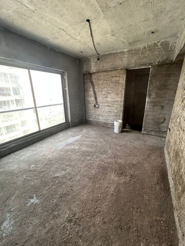 Room in 5 BHK Apartment at Krimson Aurum, Santacruz West – for Sale