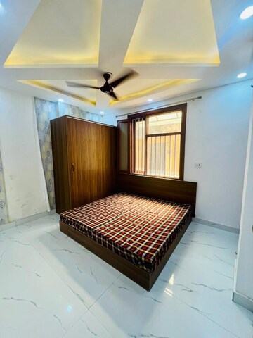 Bedroom in 3 BHK Builder Floor at Dwarka Mor – for Rent