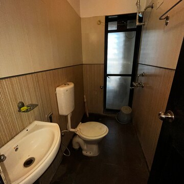 रेसिडेंशियल फ्लैट वर्ग फुट फॉर रेंट इन प्रथा पुष्प सोसायटी थाने  7662426