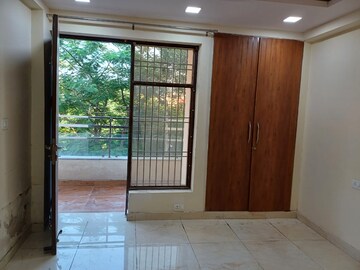 Room in 4 BHK Builder Floor at Green Fields Colony – for Sale