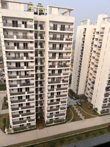 3.5 BHK Apartment – Exterior View View at Central Park Flower Valley Aqua Front Towers, Sohna Sector 33 - for Sale