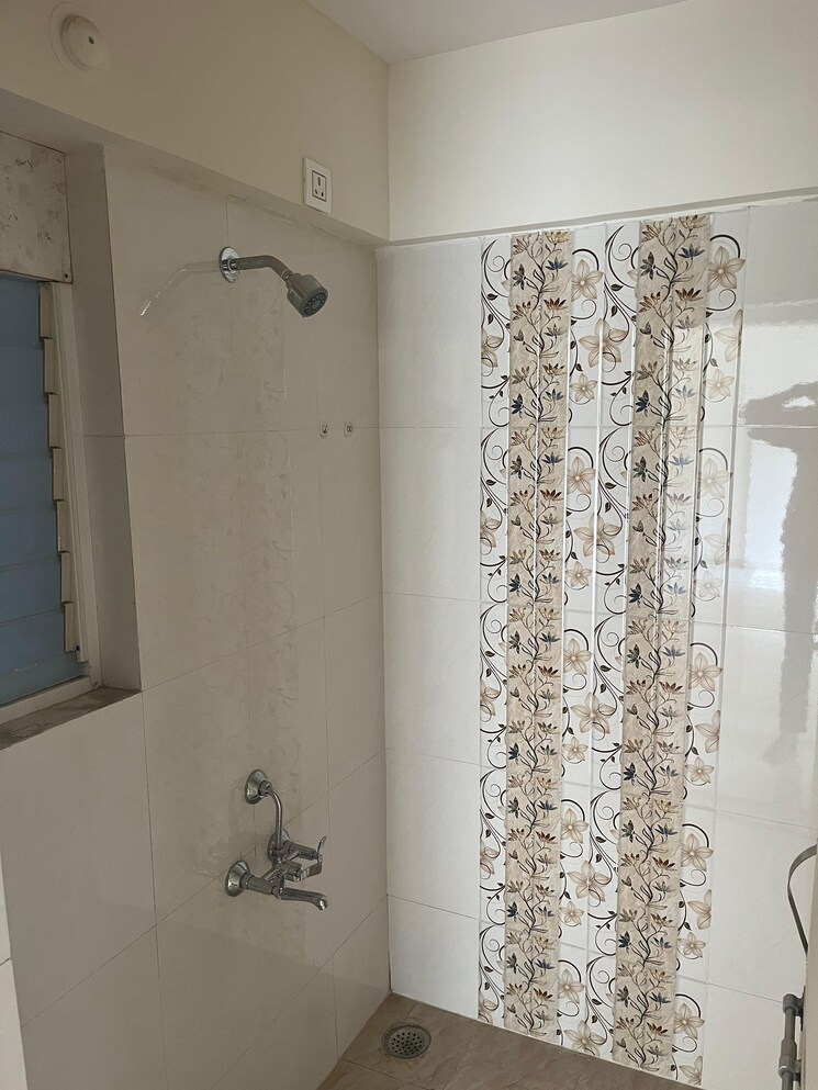 Bathroom, eagle-the-mpire 1 Bedroom 650 Sq.Ft. Apartment In Phursungi Pune 7662599