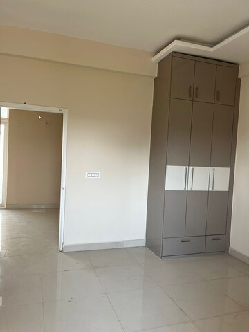 Room in 2 BHK Builder Floor at Ghazipur – for Sale