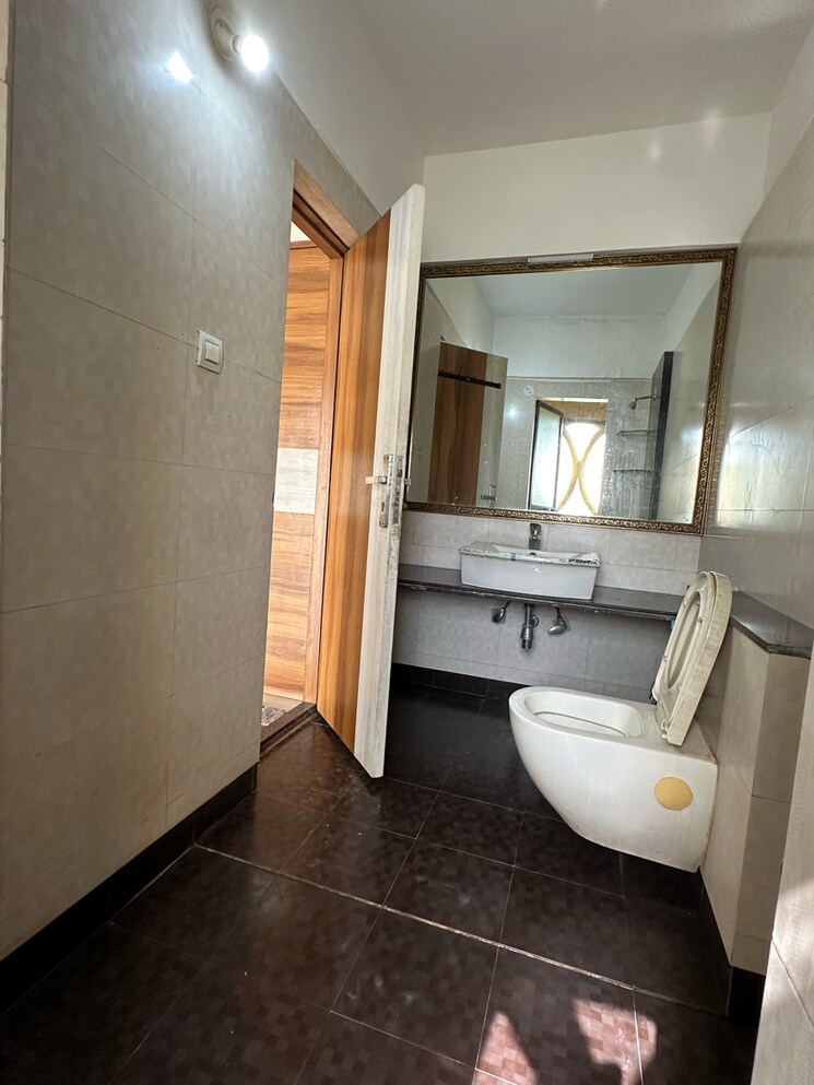 Bathroom, aniruddha-laxmi-icon 2 Bedroom 810 Sq.Ft. Apartment In Seawoods Sector 44a Navi Mumbai 7663271