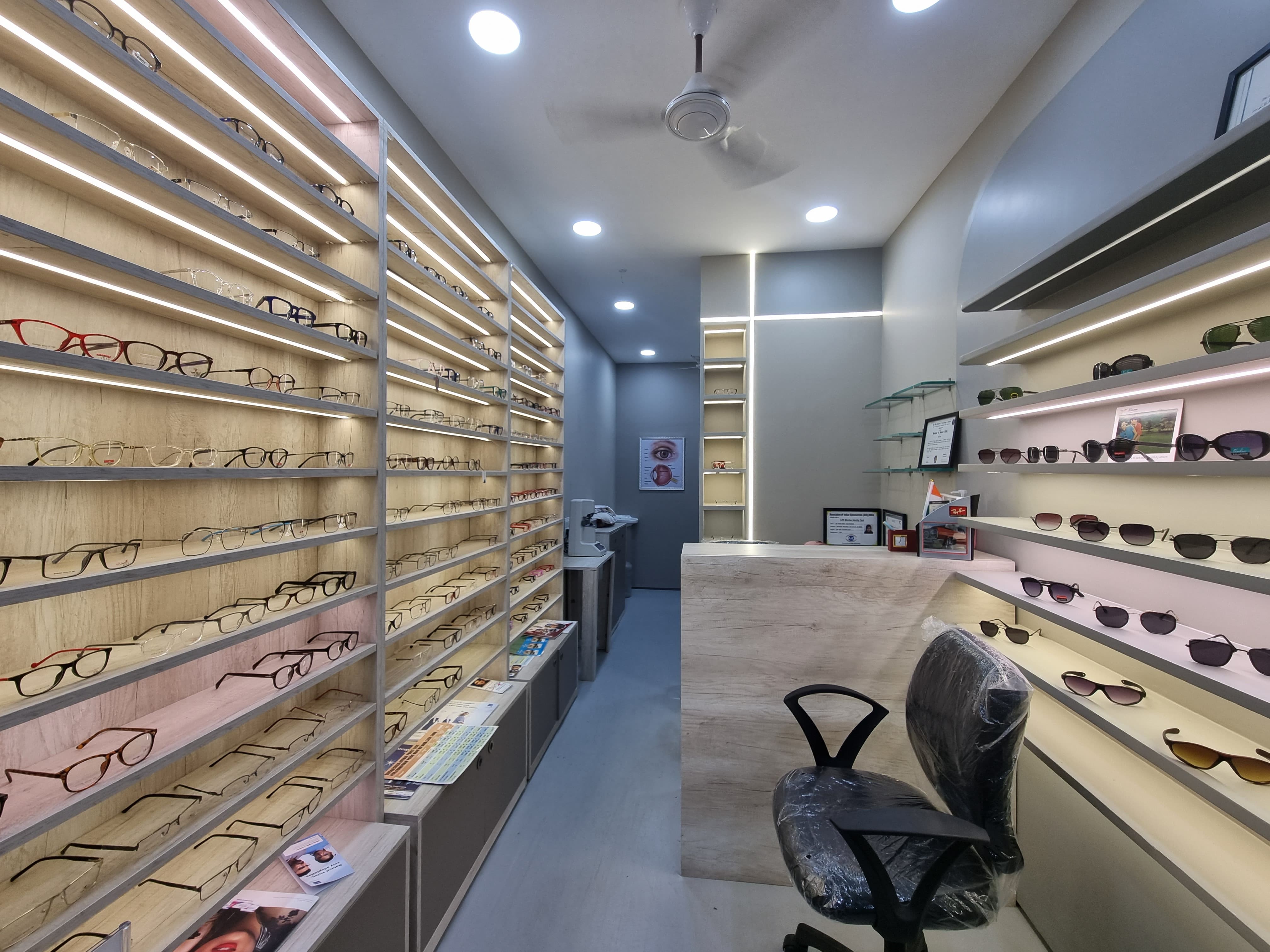 Commercial Shop 200 Sq.Ft. For Rent in Malad West Mumbai  7663473