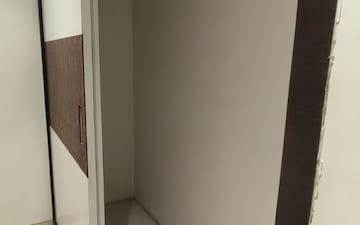 2 BHK Apartment For Sale in Lodha Luxuria, Majiwada