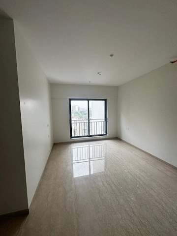Room in 1 BHK Apartment at Lodha Vista, Lower Parel – for Rent
