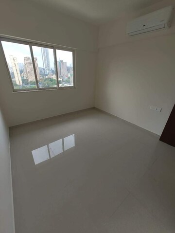 Room in 1 BHK Apartment at Lodha Vista, Lower Parel – for Rent
