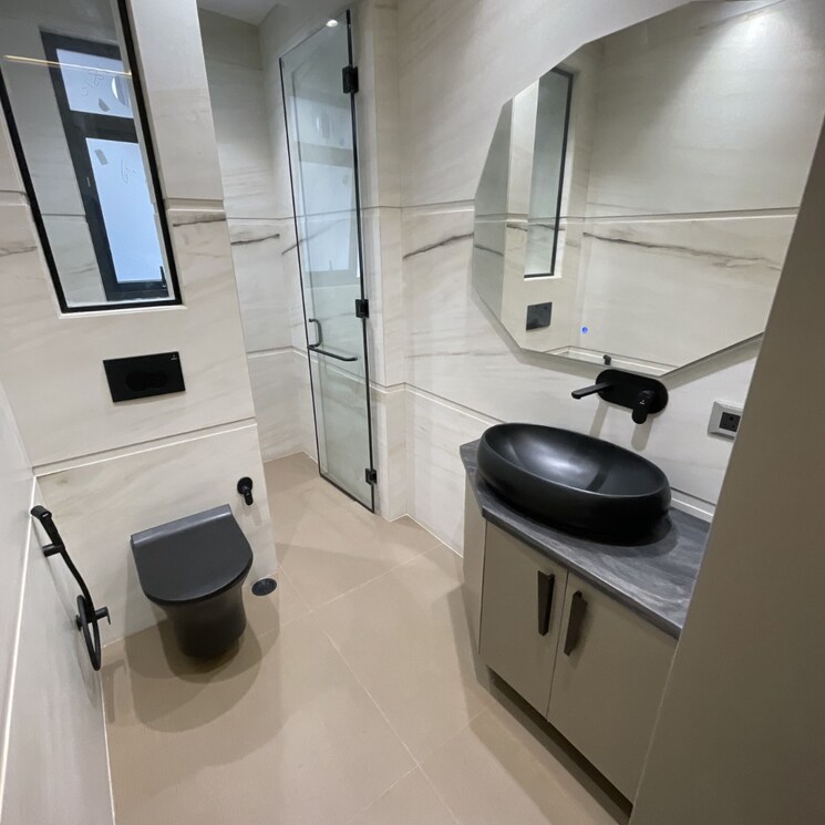 Bathroom, suncity-township-gurgaon 3 Bedroom 2500 Sq.Ft. Builder Floor In Suncity Gurgaon 7664097