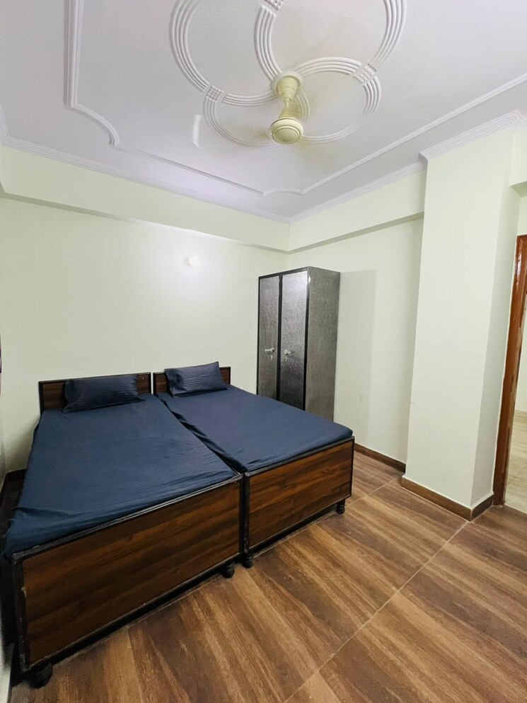 Room, sector 45 Pg For Boys & Girls In Sector 45 7664317