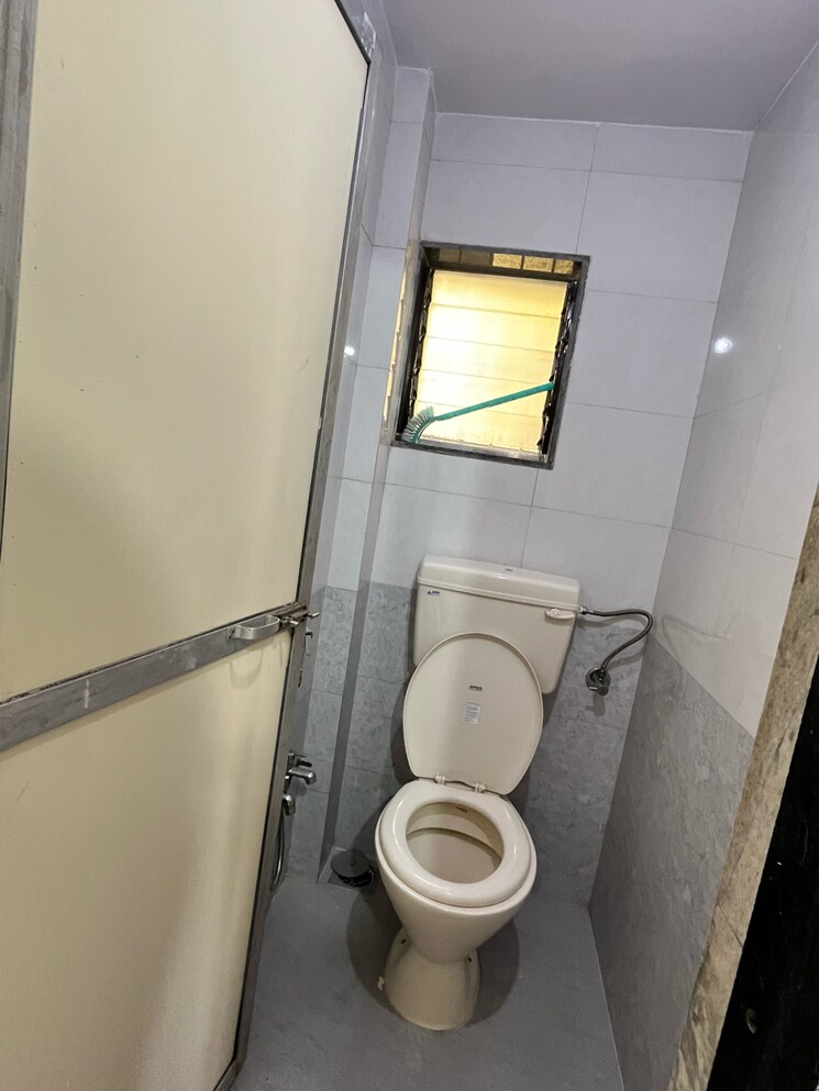 Bathroom, swastik-park-chs 1 Bedroom 430 Sq.Ft. Apartment In Brahmand Thane 7664436