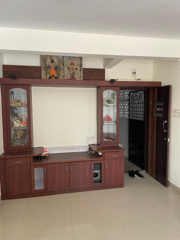 Living Room, shri-krishna-nagar-chs 2 Bedroom 950 Sq.Ft. Apartment In Erandwane Pune 7664440