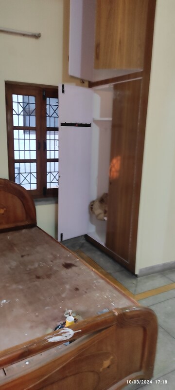 रेसिडेंशियल घर वर्ग फुट फॉर रेंट इन मोहित नगर देहरादून  7664552