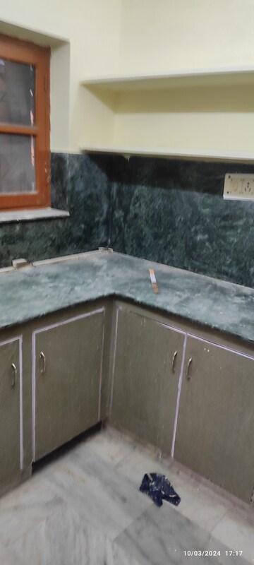 रेसिडेंशियल घर वर्ग फुट फॉर रेंट इन मोहित नगर देहरादून  7664552