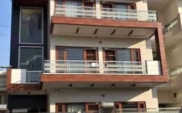 4 BHK Villa For Sale in Bannerghatta Road