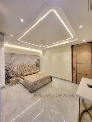 Bedroom in 3.5 BHK Villa at Paras Manor, Gwal Pahari – for Sale