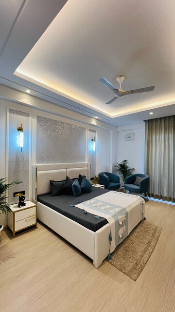 Team Area in 4 BHK Builder Floor at Anant Raj The Estate Residences, Sector 63a – for Sale