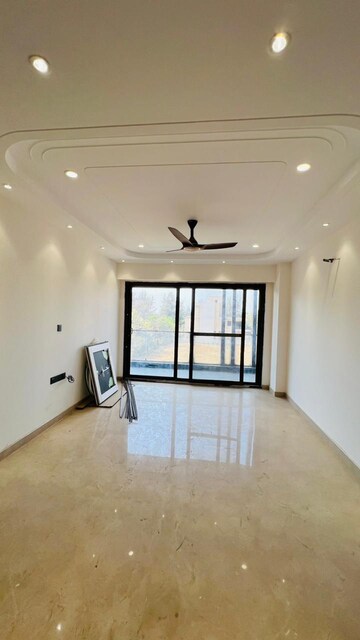 Room in 4 BHK Builder Floor at Anant Raj Estate The Villas, Sector 60 – for Sale