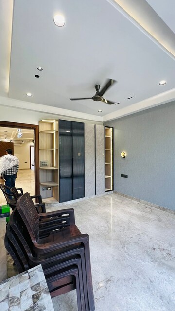 Bedroom in 4 BHK Builder Floor at SS Southend Floors, South City 2 – for Sale