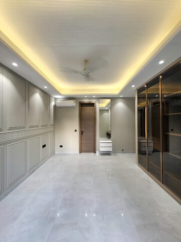 Room in 4 BHK Builder Floor at SS Mayfield Gardens, Sector 51 – for Sale