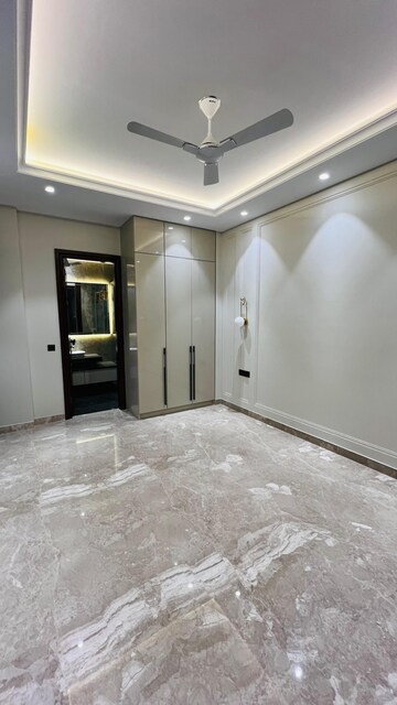 Room in 4 BHK Builder Floor at Ansal Sushant Lok I, Sector 43 – for Sale