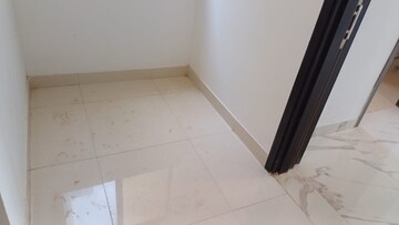 Room in 2 BHK Apartment at Thane West – for Sale