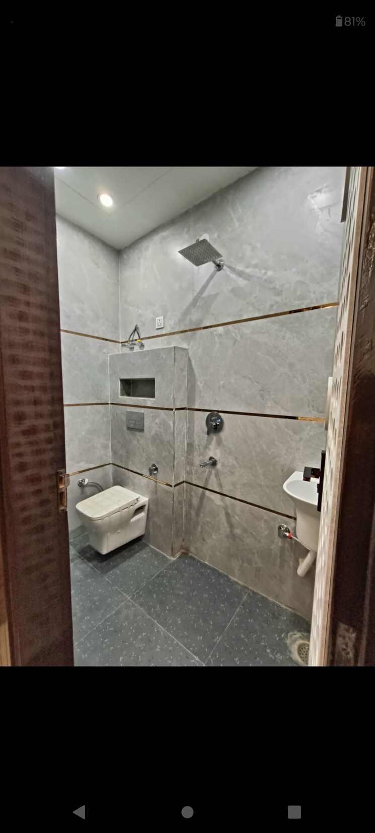 Bathroom, uttam nagar 2 Bedroom 50 Sq.Yd. Builder Floor In Uttam Nagar Delhi 7665309