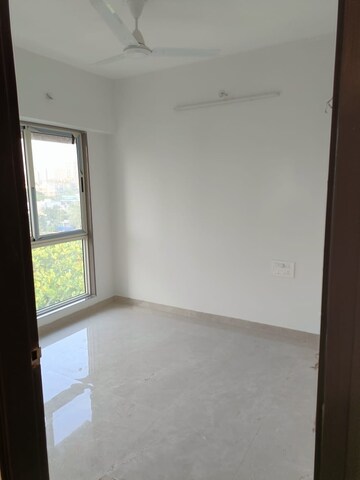 Room in 1.5 BHK Apartment at Aashna Samadhan, Goregaon West – for Sale
