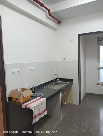 Kitchen in 3.5 BHK Apartment at Kalpataru Radiance, Goregaon West – for Sale