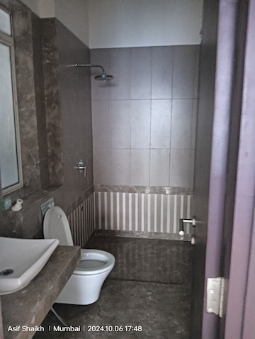 Bathroom in 3.5 BHK Apartment at Kalpataru Radiance, Goregaon West – for Sale