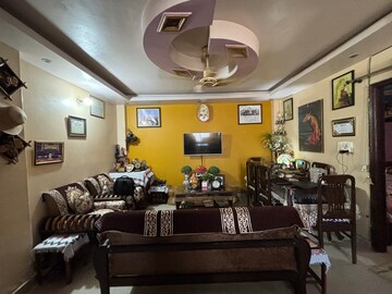 रेसिडेंशियल फ्लैट वर्ग फुट फॉर रेंट इन द्वारका मोर दिल्ली  7665460