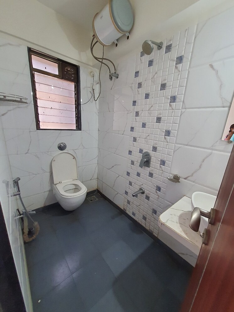 Bathroom, heena-gokul-crescent 1 Bedroom 675 Sq.Ft. Apartment In Andheri East Mumbai 7665688