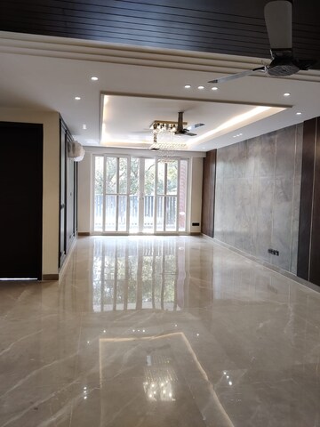 Living Room in 4 BHK Builder Floor at DLF Atria, Dlf Phase ii – for Sale