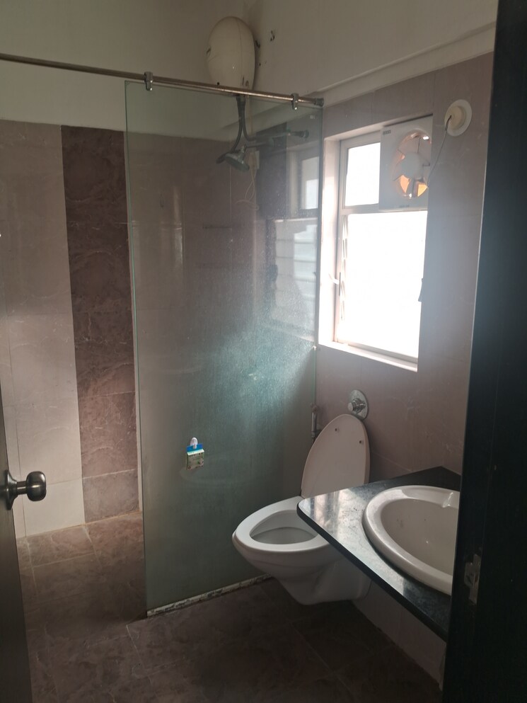 Bathroom, kolte-patil-beryl 3 Bedroom 1186 Sq.Ft. Apartment In Kharadi Pune 7666020