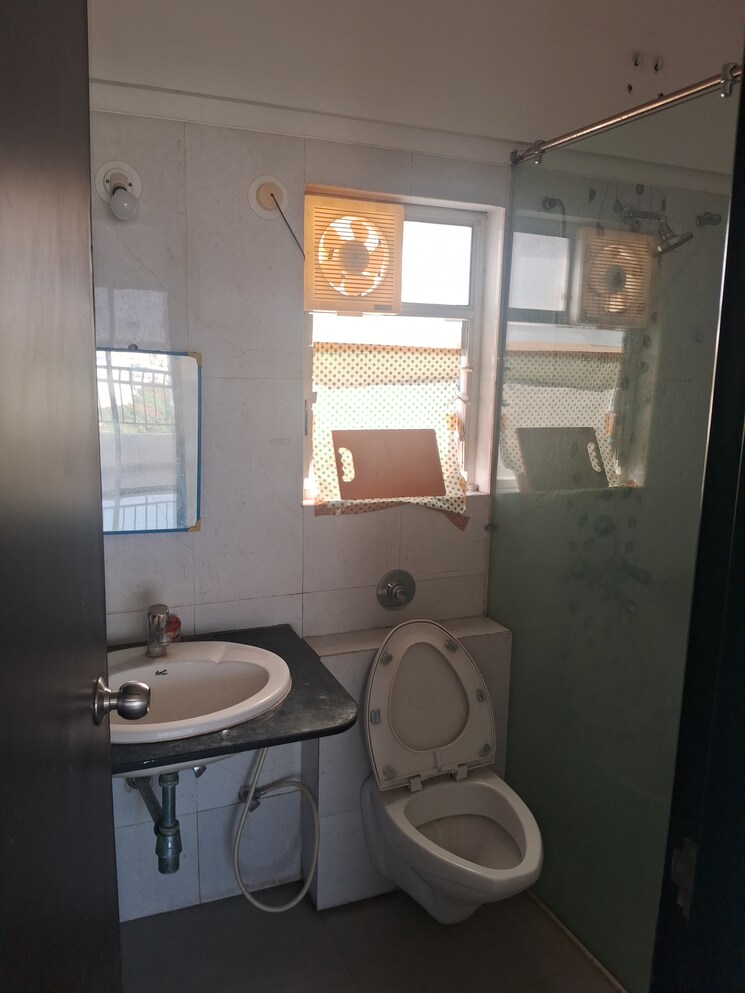 Attached Bathroom, kolte-patil-beryl 3 Bedroom 1186 Sq.Ft. Apartment In Kharadi Pune 7666020