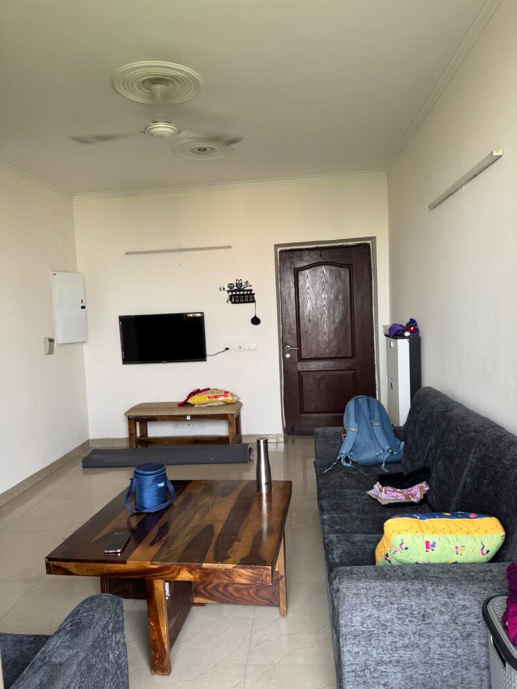 Master Bedroom, unitech-south-city-1 5 Bedroom 4200 Sq.Ft. Independent House In Sector 41 Gurgaon 7666180