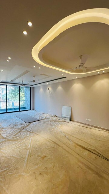 Room in 4 BHK Builder Floor at Ansal Sushant Lok I, Sector 43 – for Sale